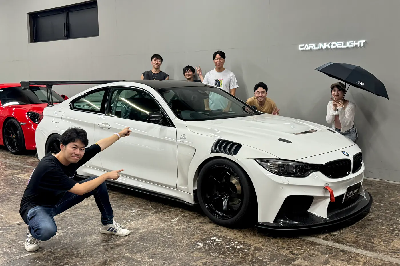 当店ショールームでのサーキット仕様のBMW F82 M4