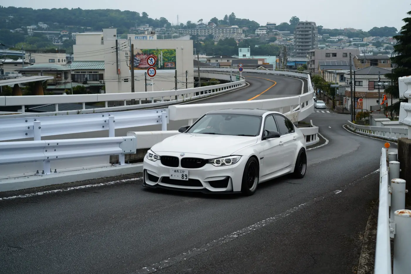 ワインディングを走るBMW F80 M3
