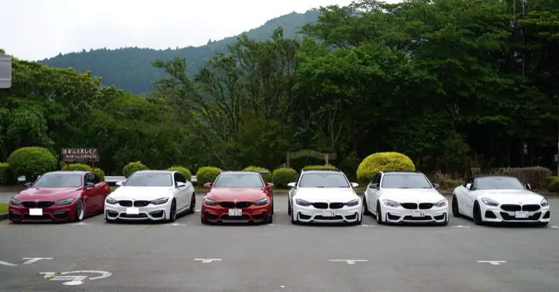ツーリングで並んだBMW M